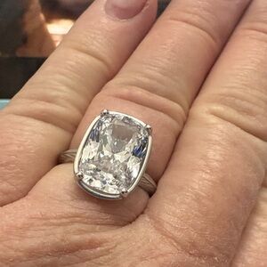 Elegant Silver Women's Ring cubic zirconia